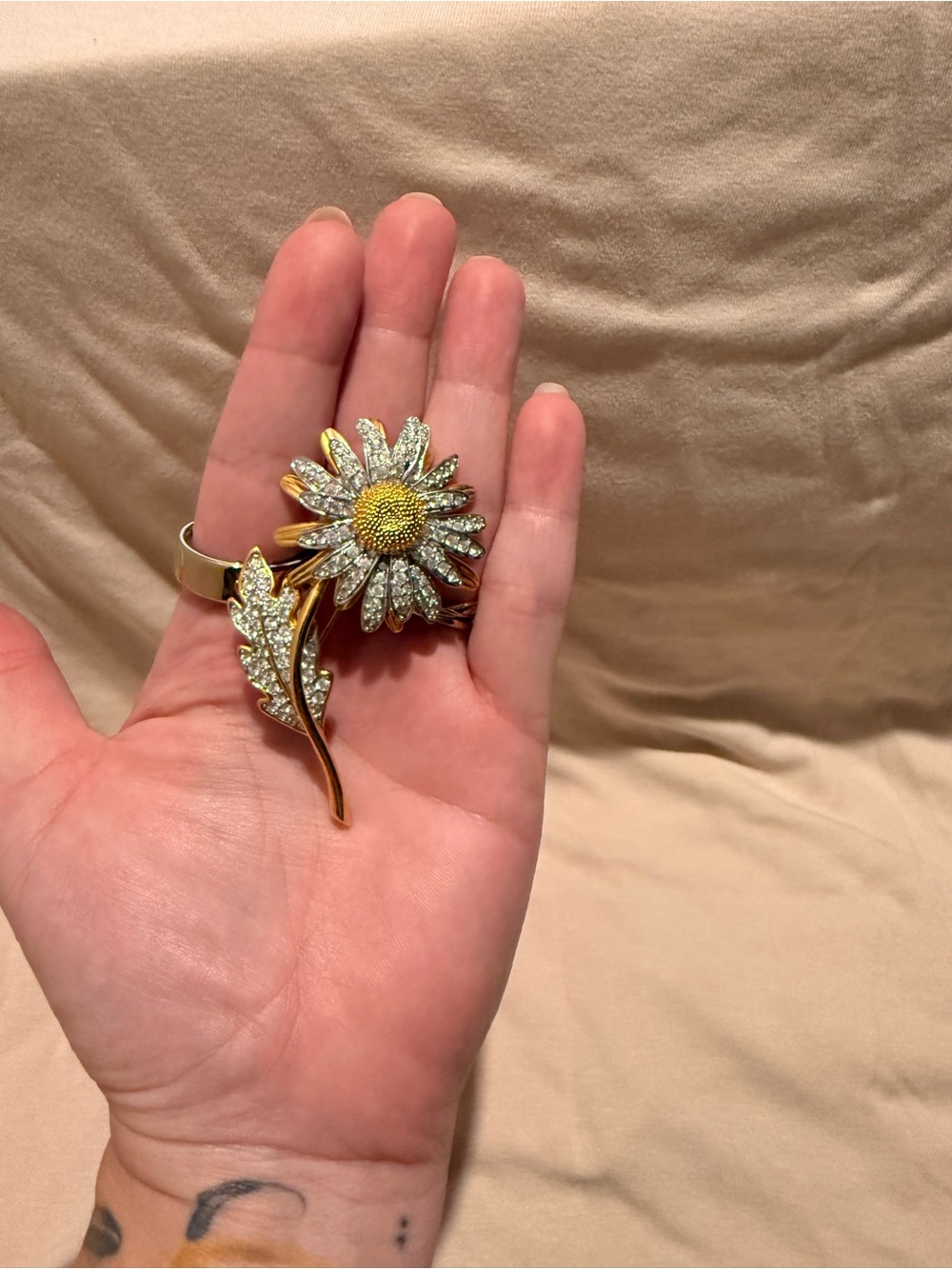 Vintage Nolan Miller- Gold and Silver Crystal Daisy Brooch - Picture 2 of 3
